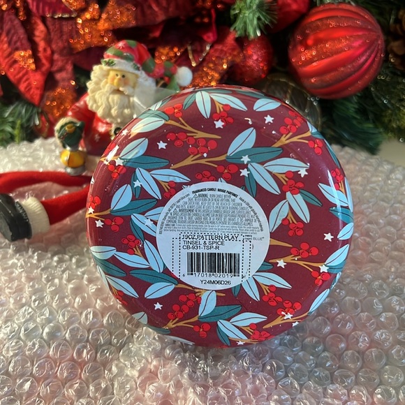 Capri Blue Tinsel & Spice Scented Candle - Pattern Play Signature Holiday Candle - Picture 8 of 9